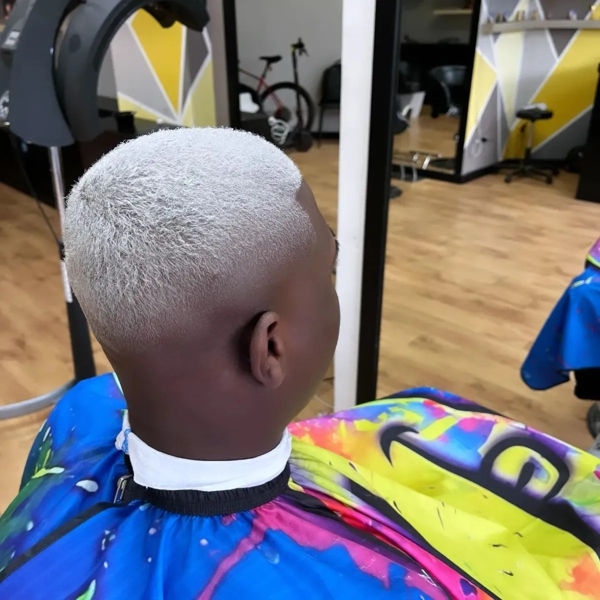 Platino con degradado en Yovi Barbershop, Zaragoza