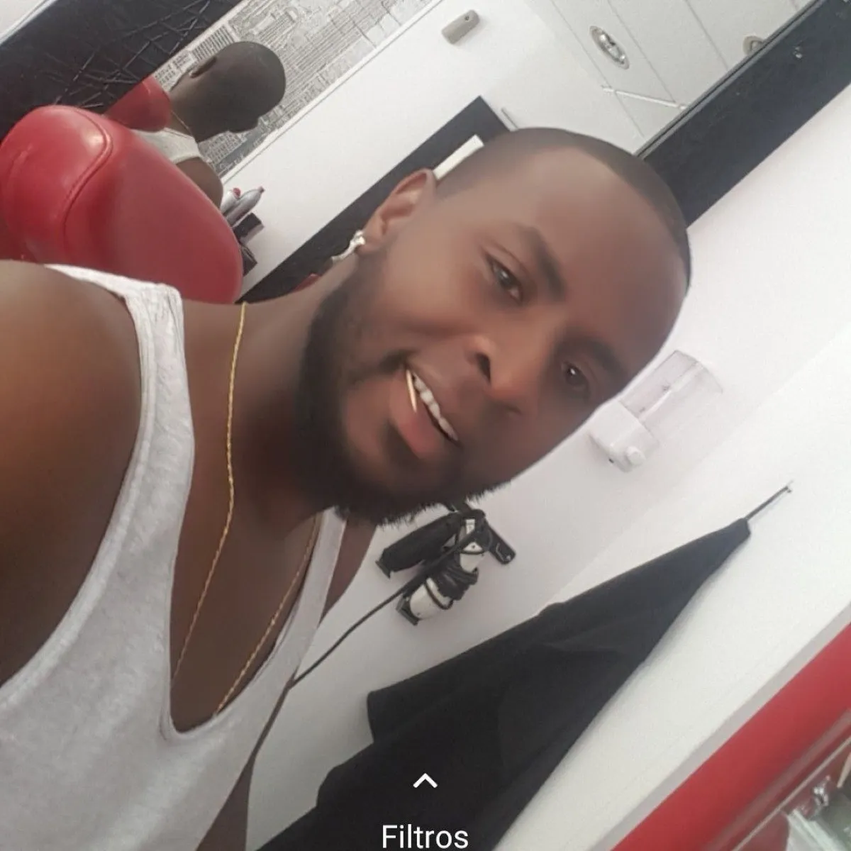 Yovi, fundador & barbero en Yovi Barbershop